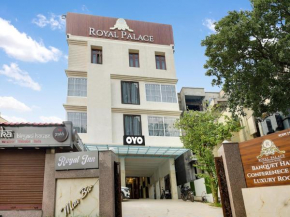 Townhouse Royal Inn